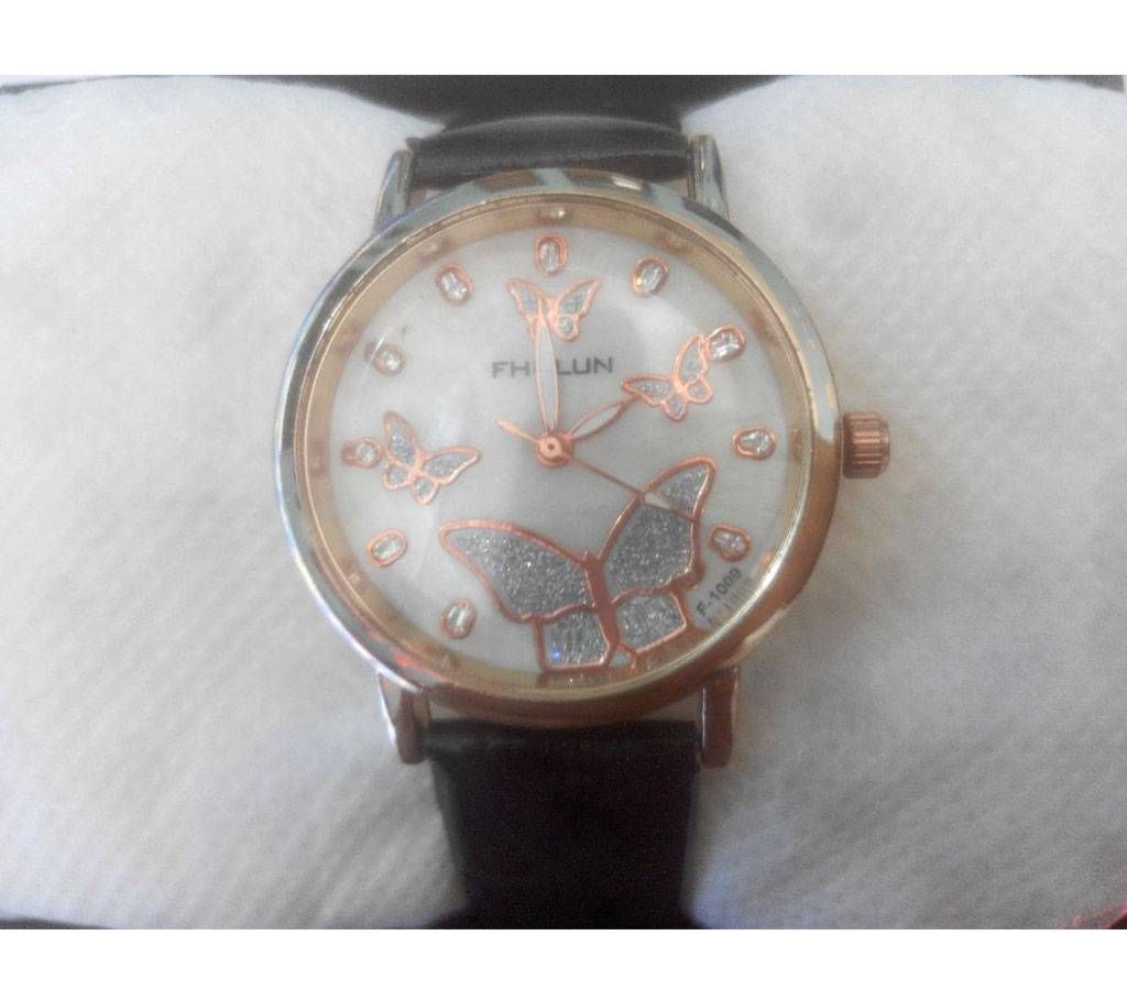 Ladies leather strap watch