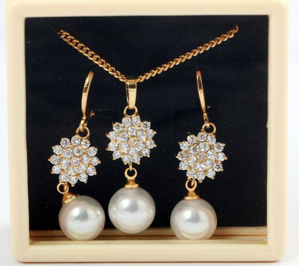 Shine Pearl & Stone Necklace with Earrings 
