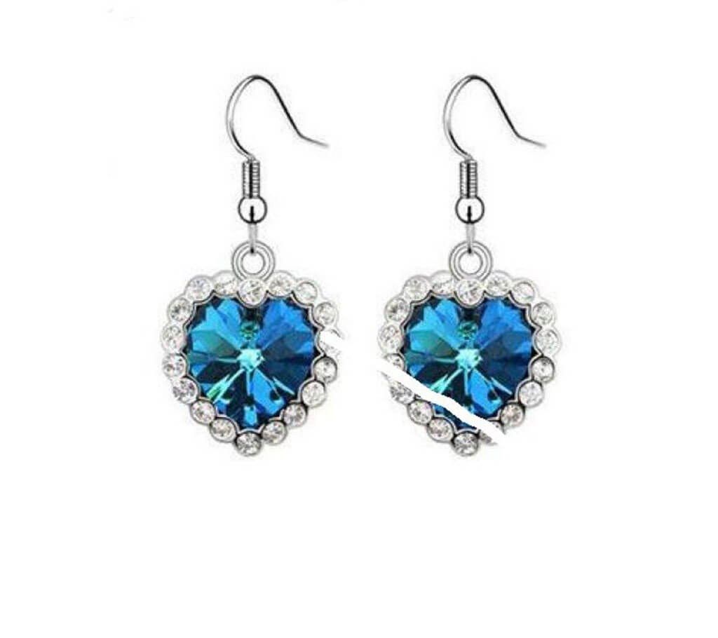 Blue stone setting ear ring