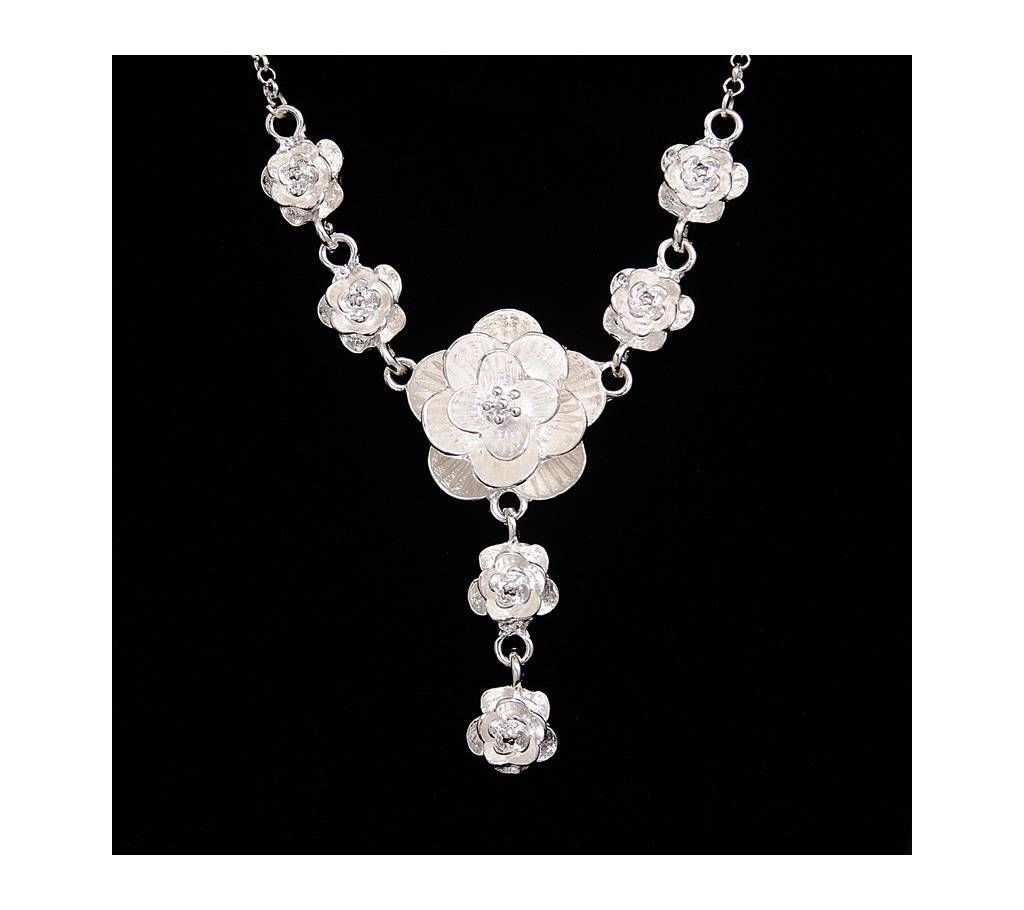 Silver Color Flower Pendant Necklace for Women Wedding Party Chokers Necklace