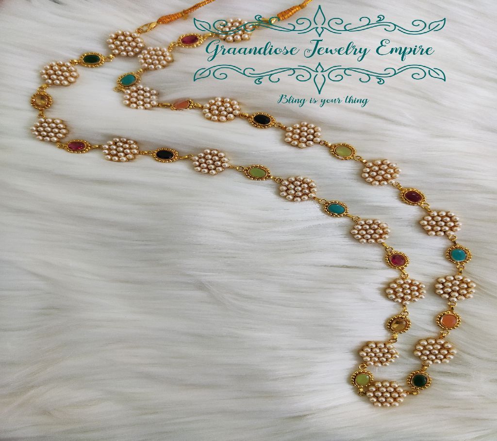Multicoloured chain neckpiece