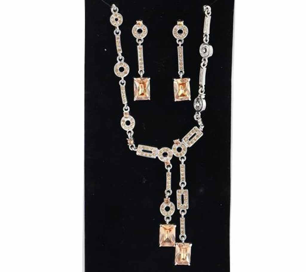 Korean design stone setting necklace set