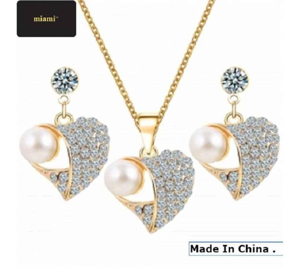 Romantic Heart Pearl Pendant with Earrings  