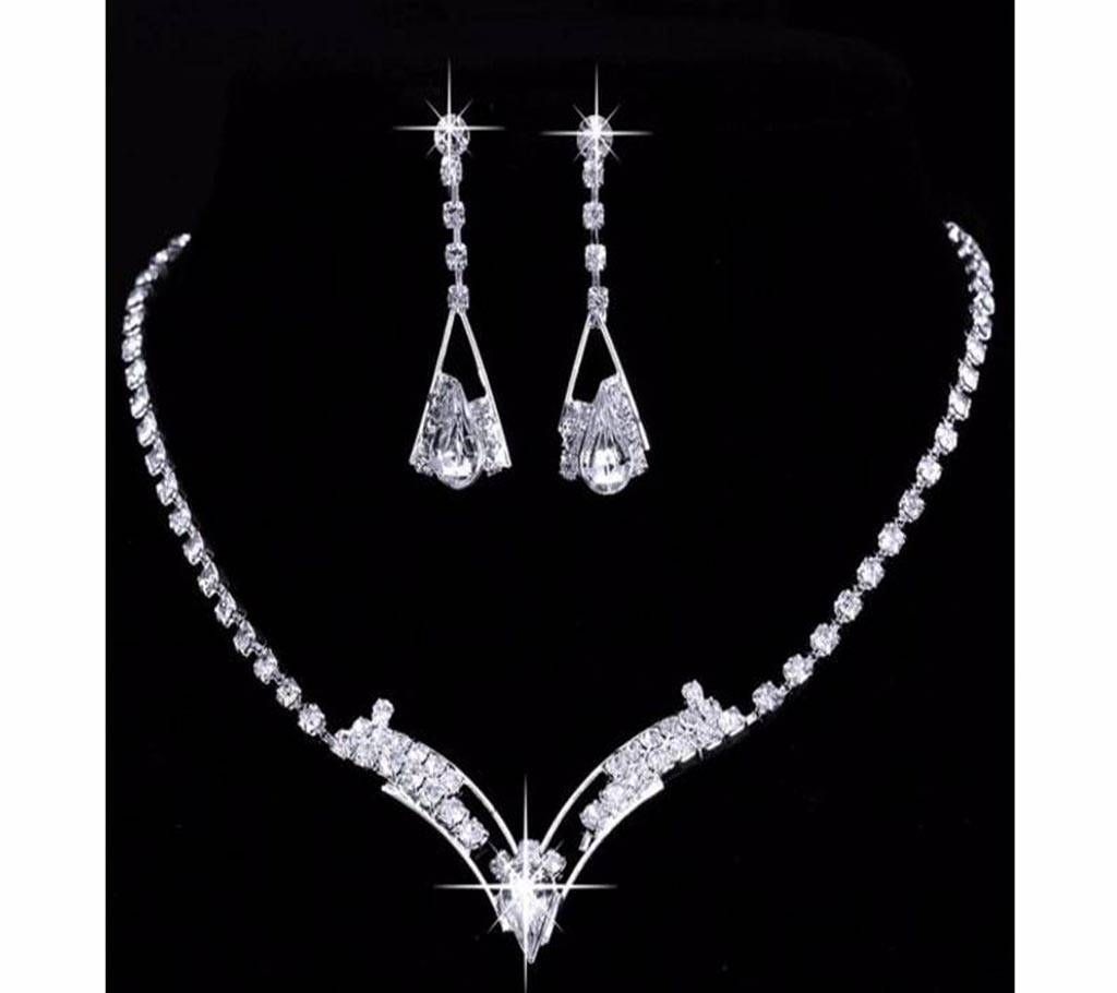 Sparkling V Shaped Rhinestone Necklace
