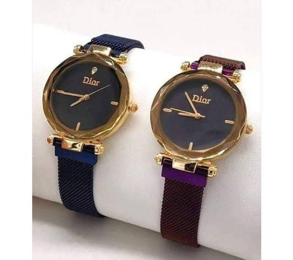 Magnet Ladies Analog Wrist Watch  