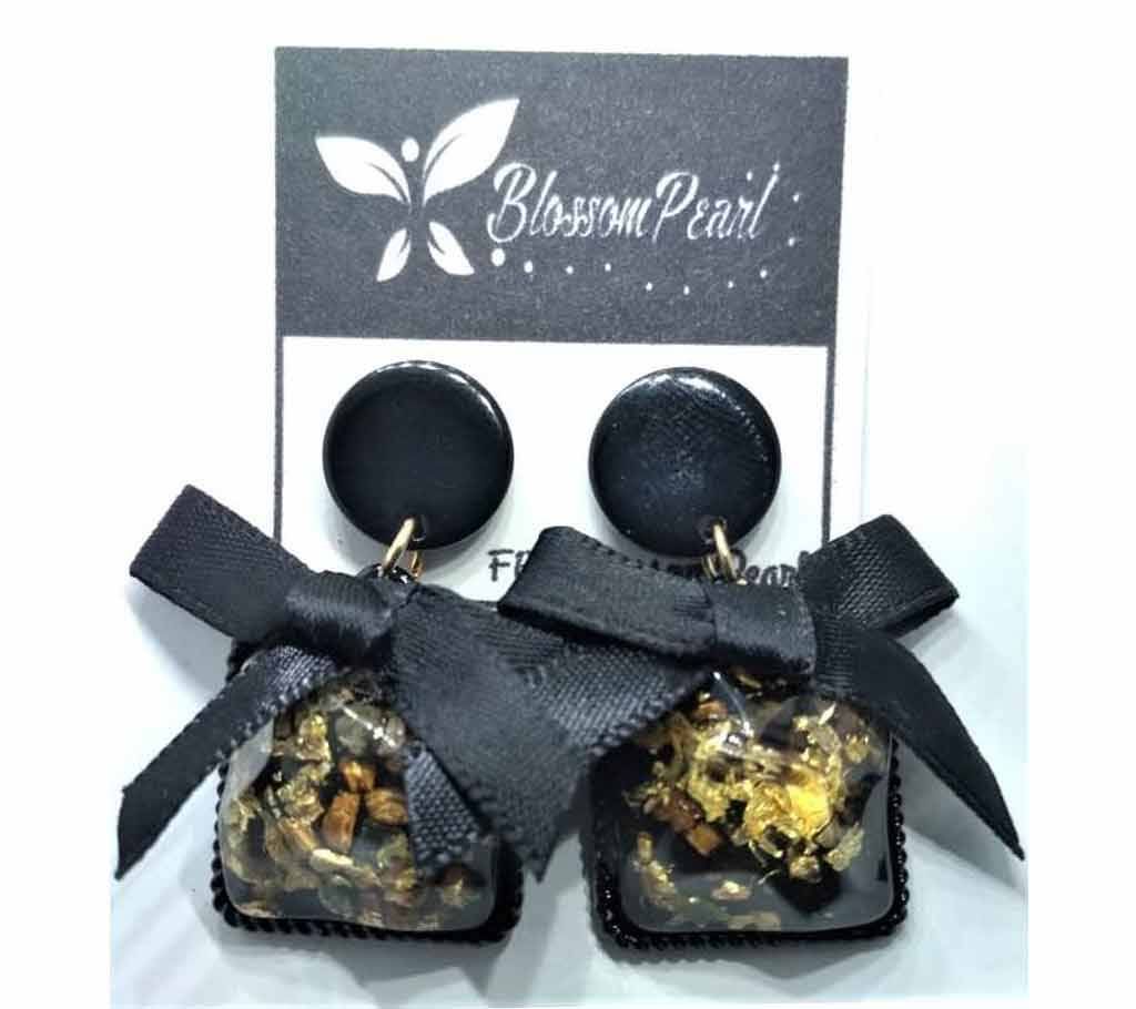 golden and black stylish earring