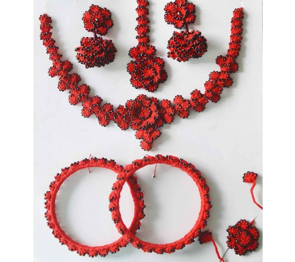 Thread & Beads Made Jewelry Set