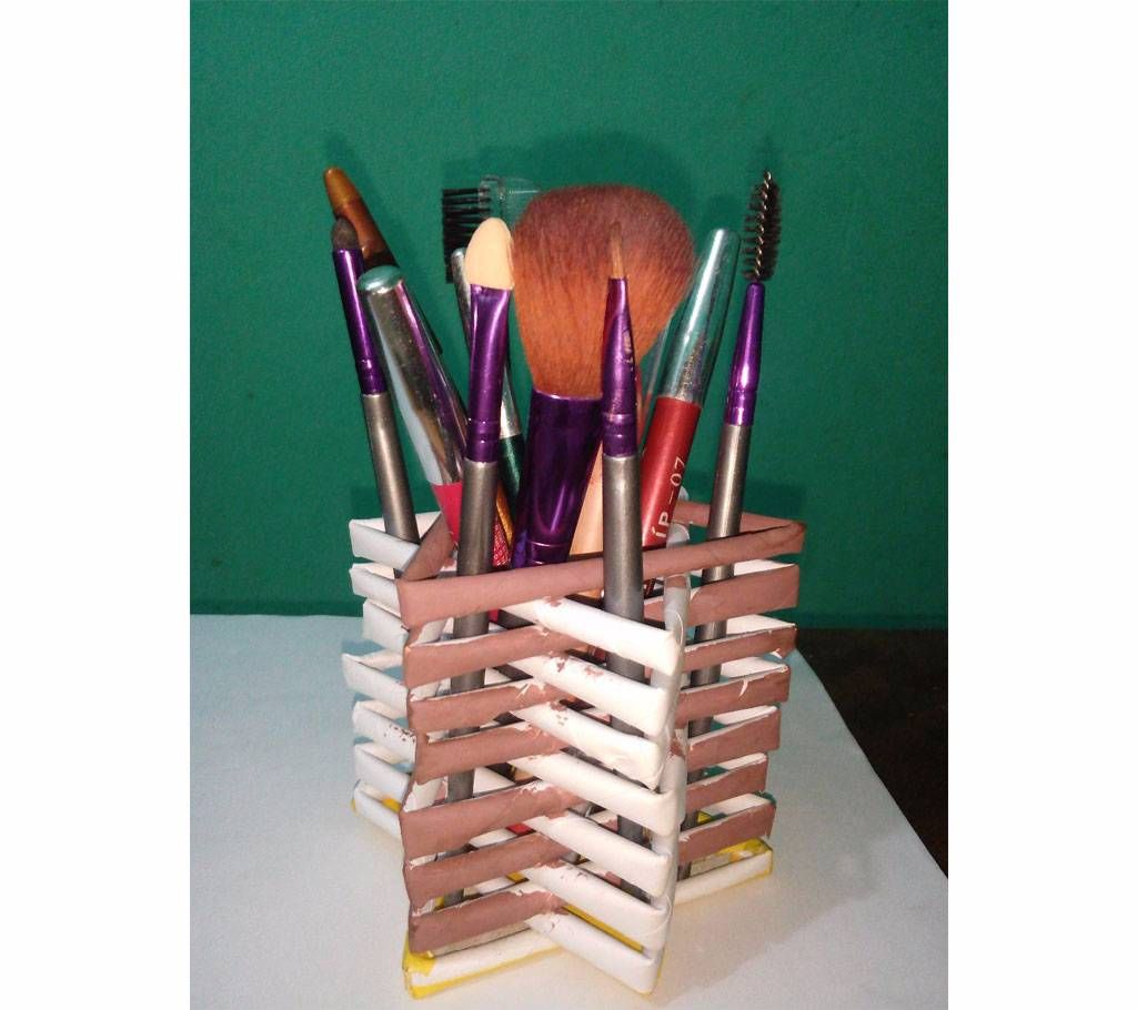 Make-up Kit Holder