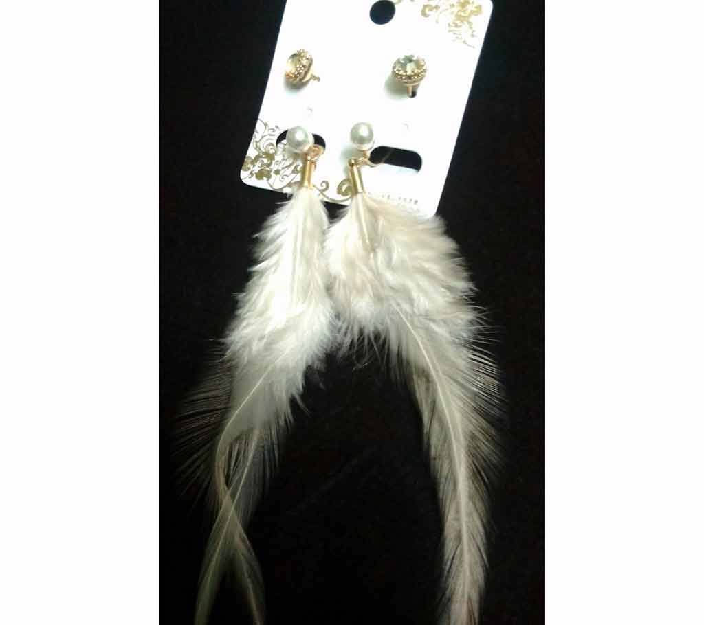 Ladies feather setting earrings