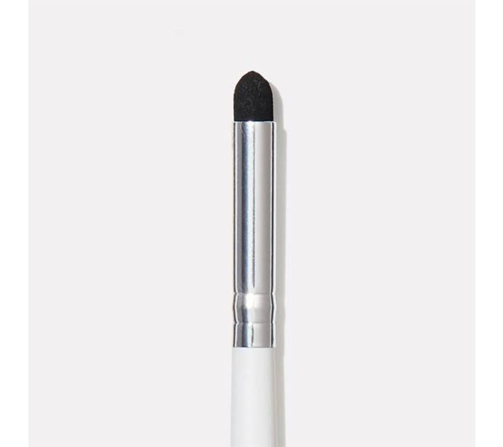 e.l.f. Smudge Eye Sponge