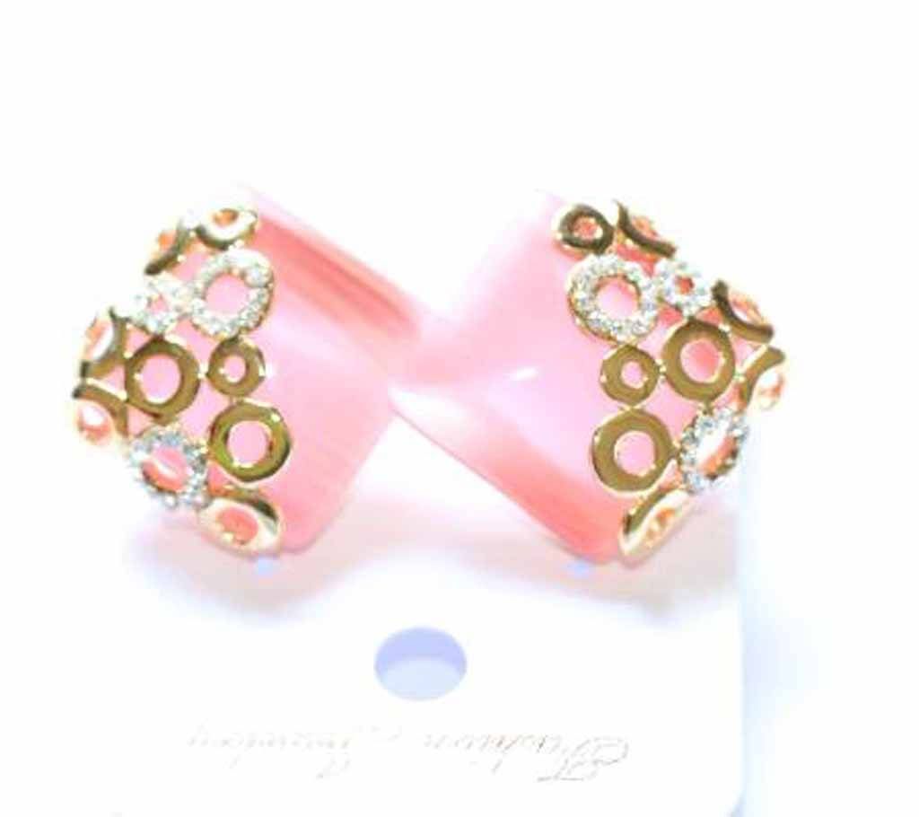 Glossy Pink Designing Ear Ring
