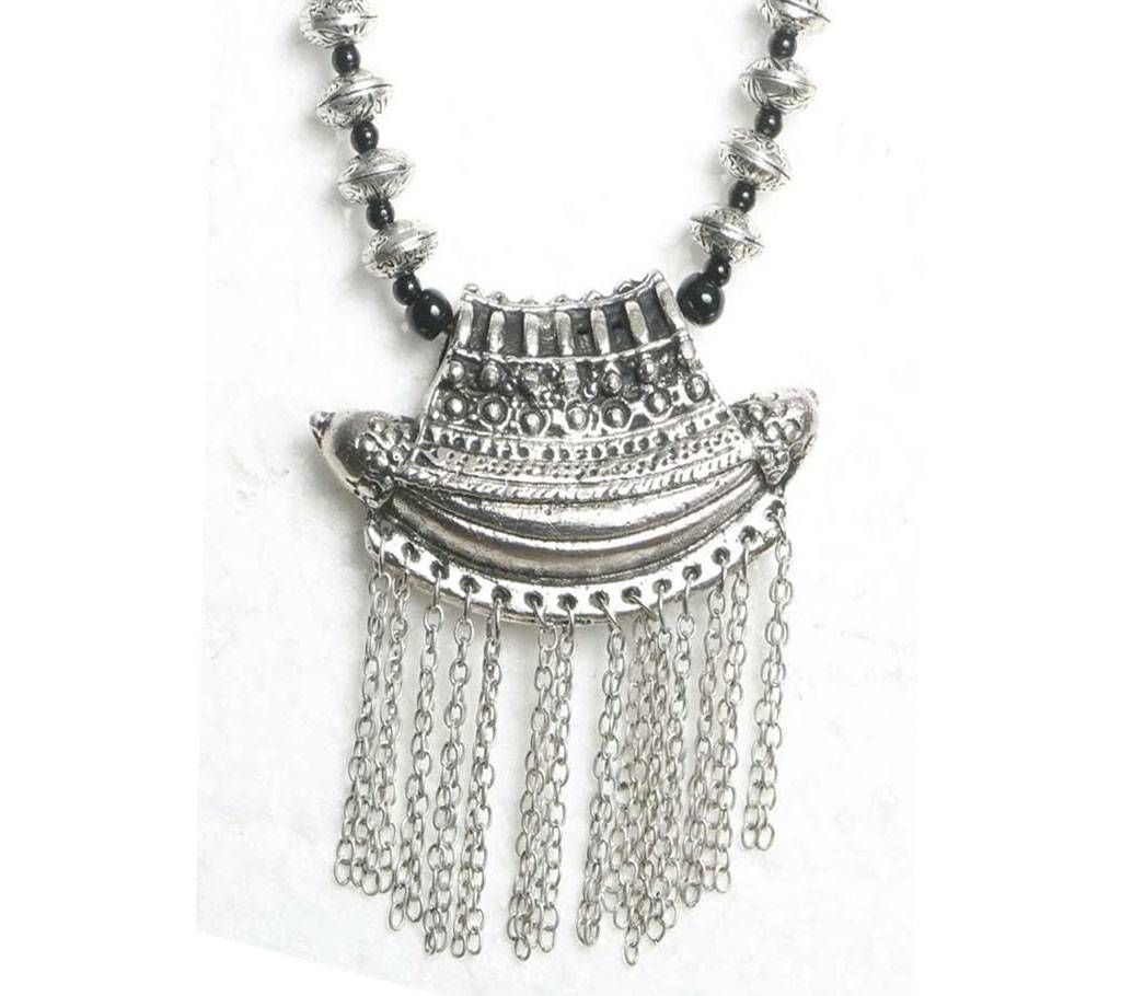 Boat shape Pendant with tercel Neck lace