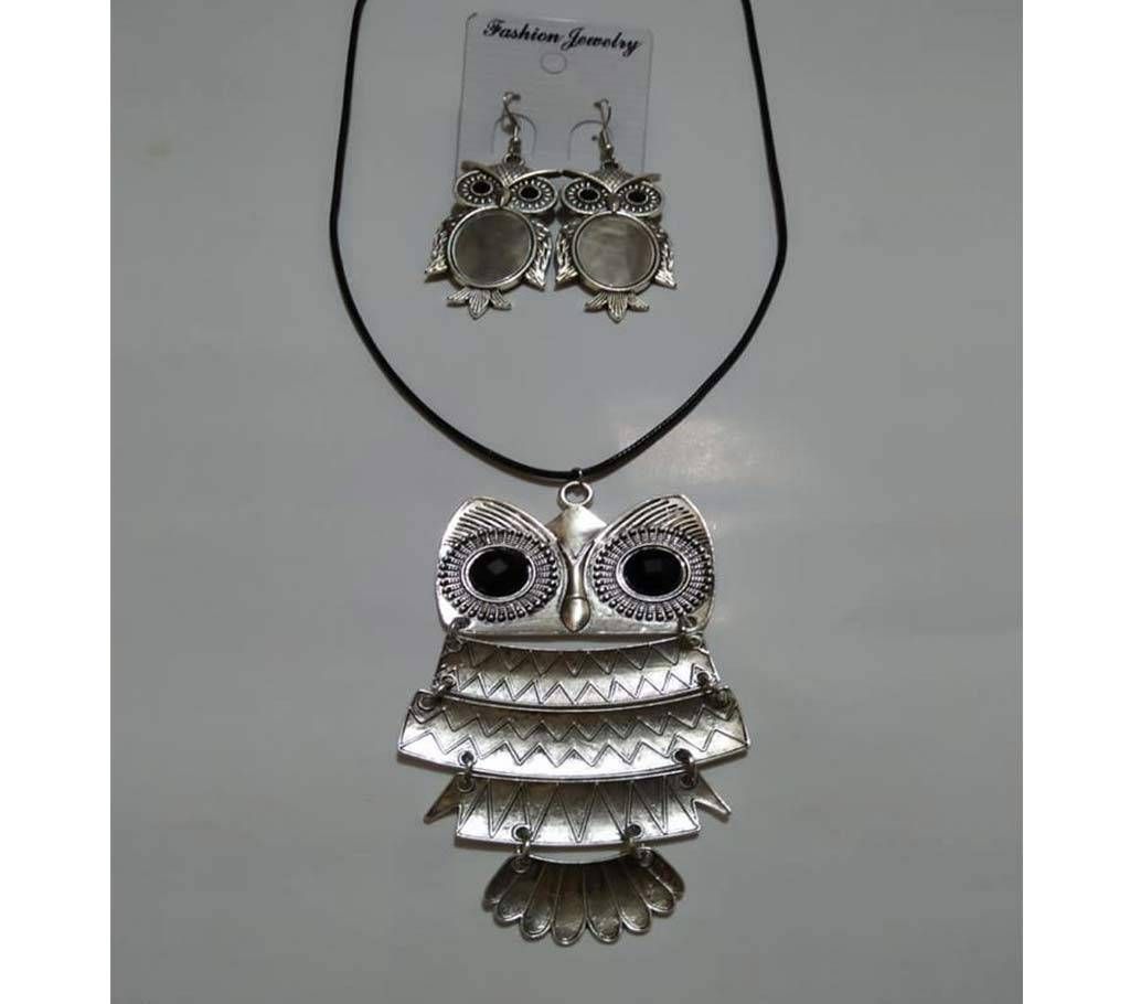 German silver pendent earring with