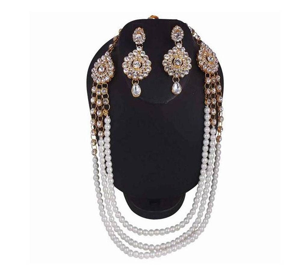 Pearl neckless with earring