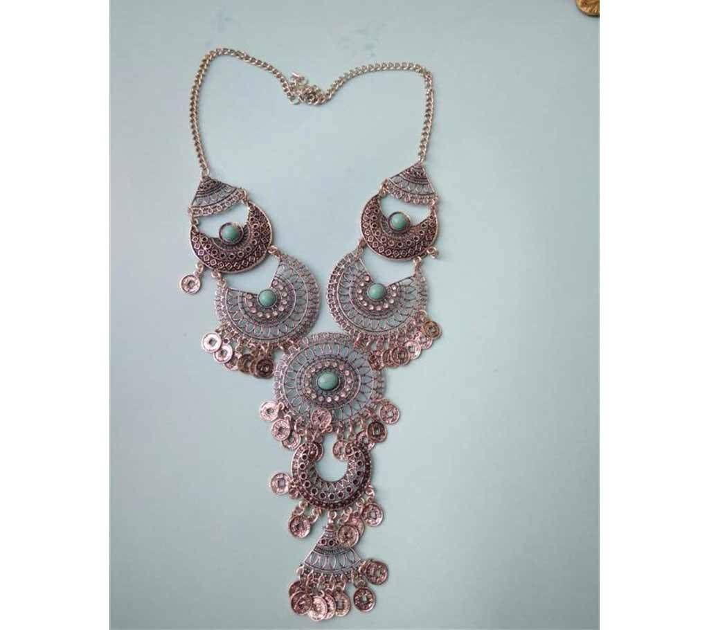Metallic necklace