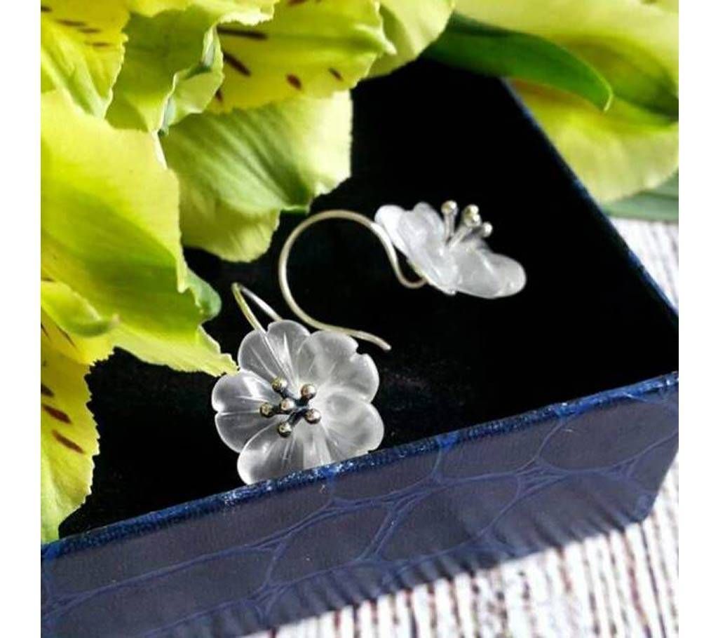 Cute Lotus Motif Quartz Earring