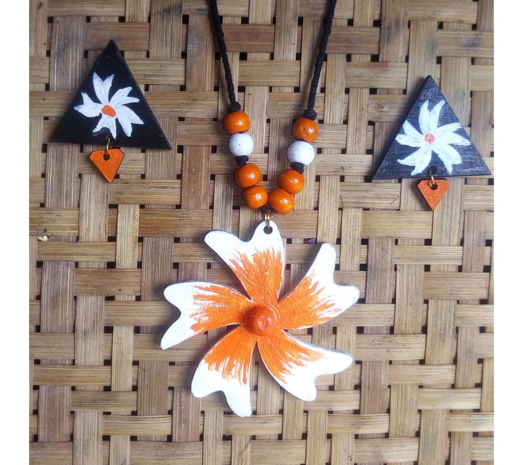 Wooden jewellery