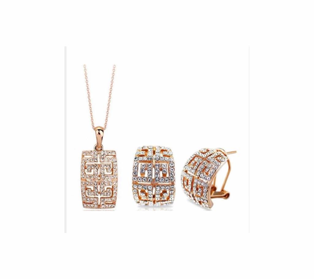 Crystal luxury Necklece