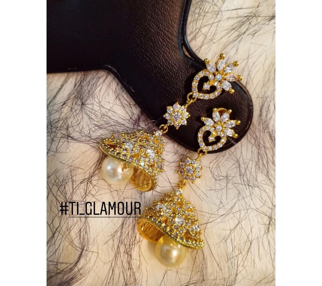 Diamond cutting earrings
