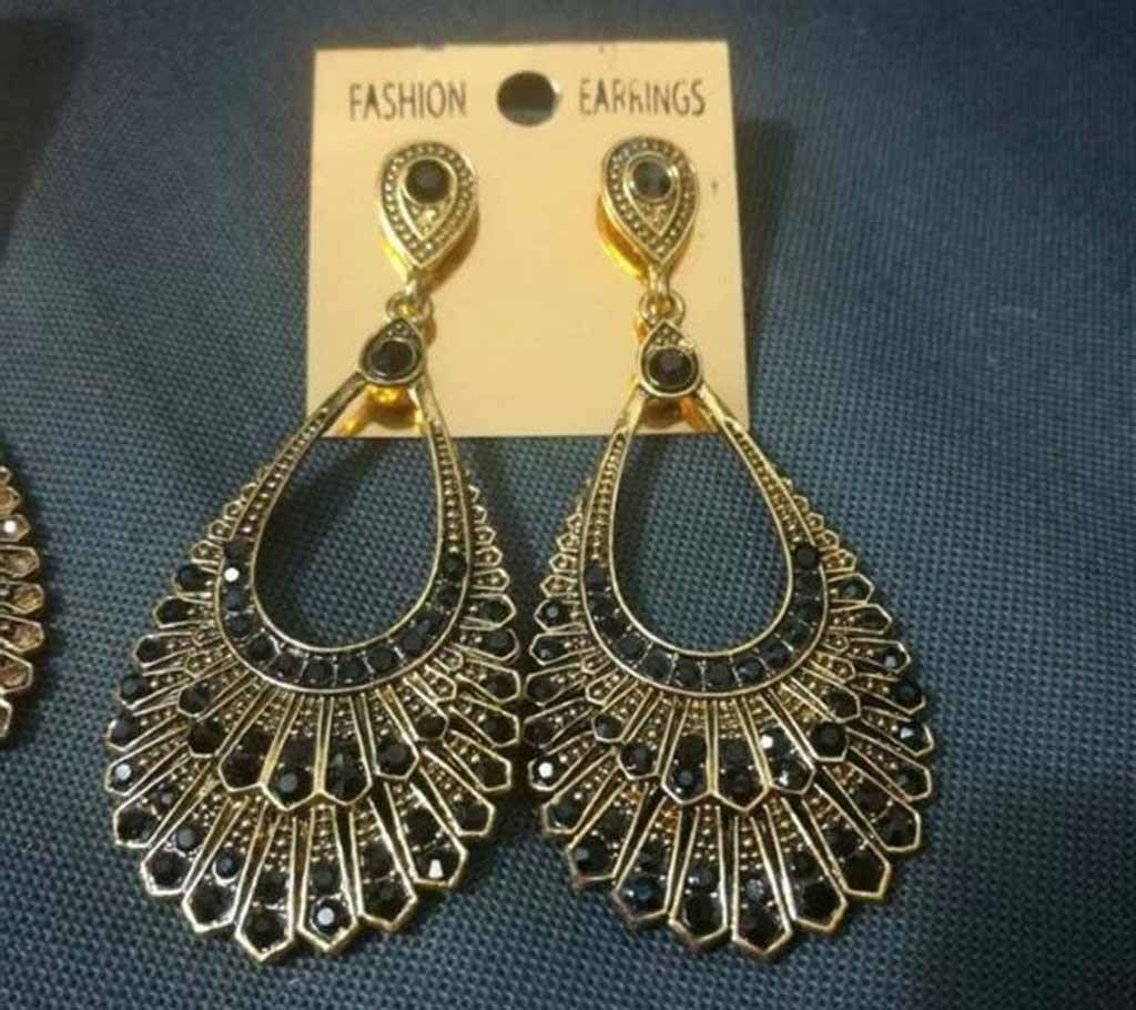Metallic earring