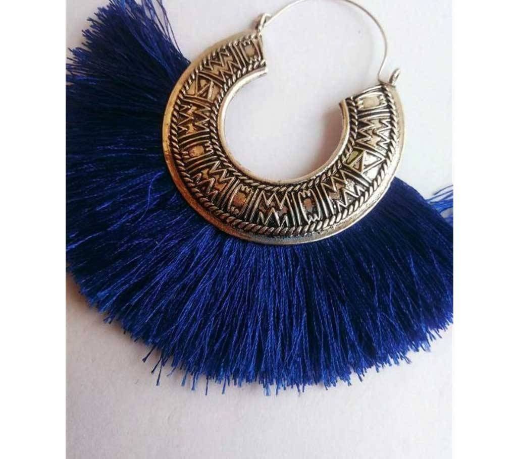 Thread earring 
