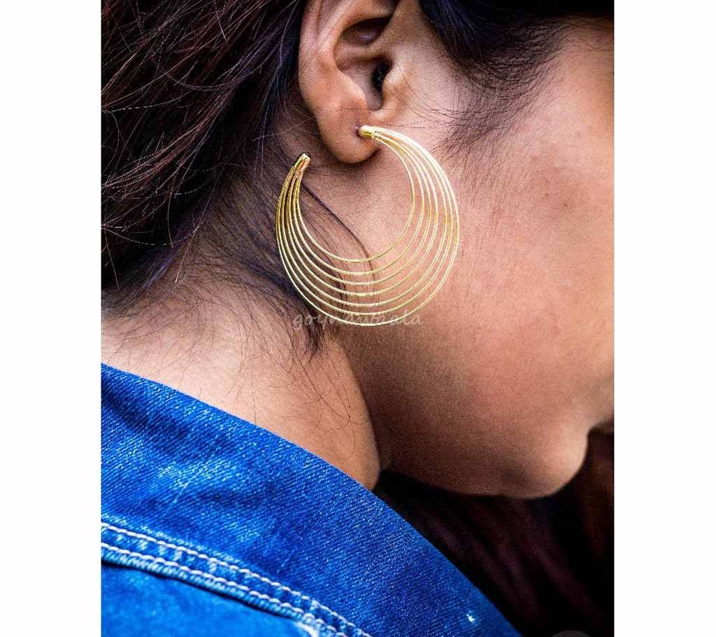 Round Shaped Golden Earrings
