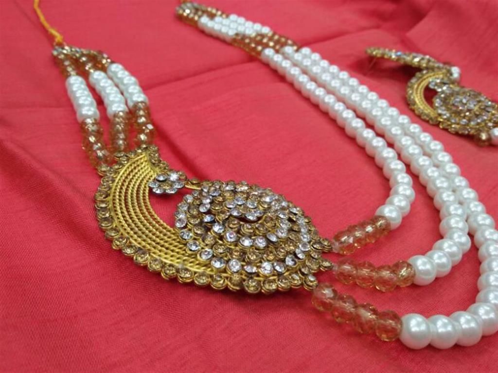 Gorgeous Pearl Necklace Set 