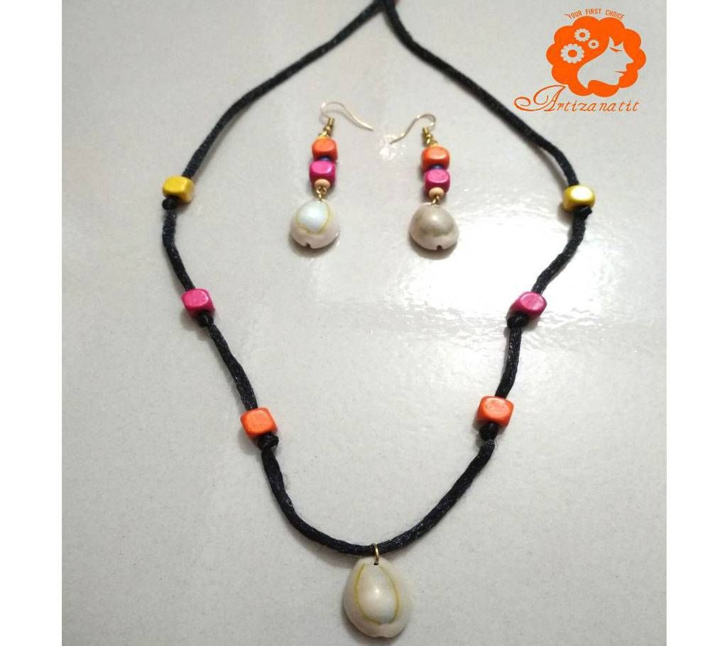 KORINURI Pendant with Earrings