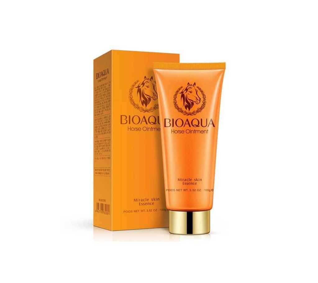 BIOAQUA Horse Ointment Facial Cleanser - 100ml, China