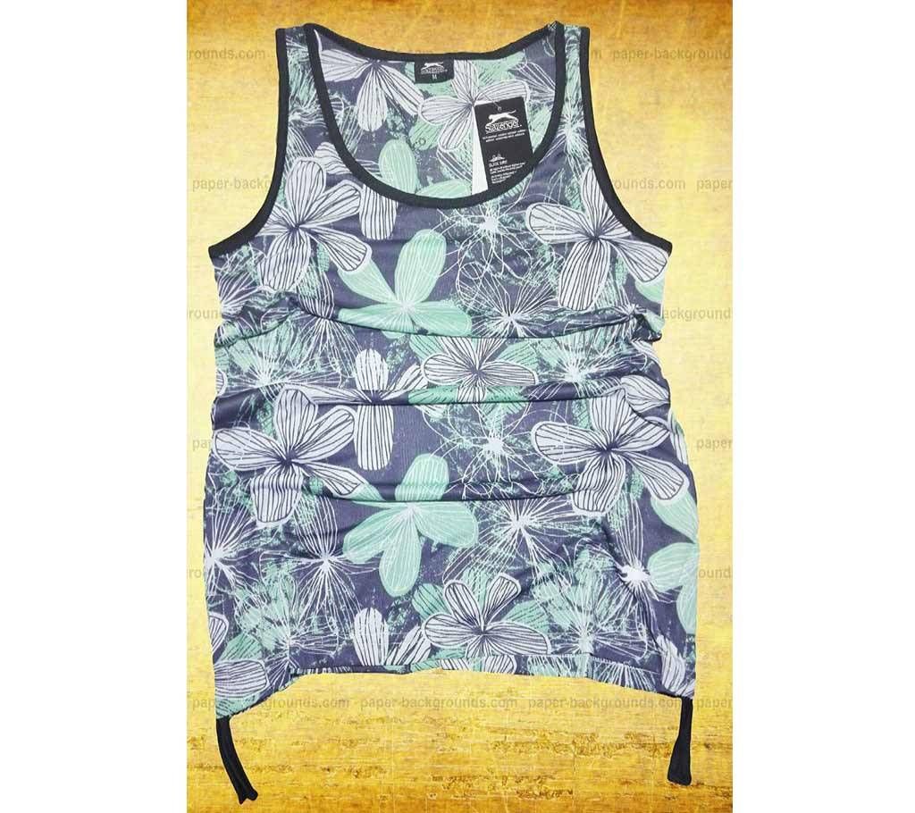 Ladies sleeve less t shirt