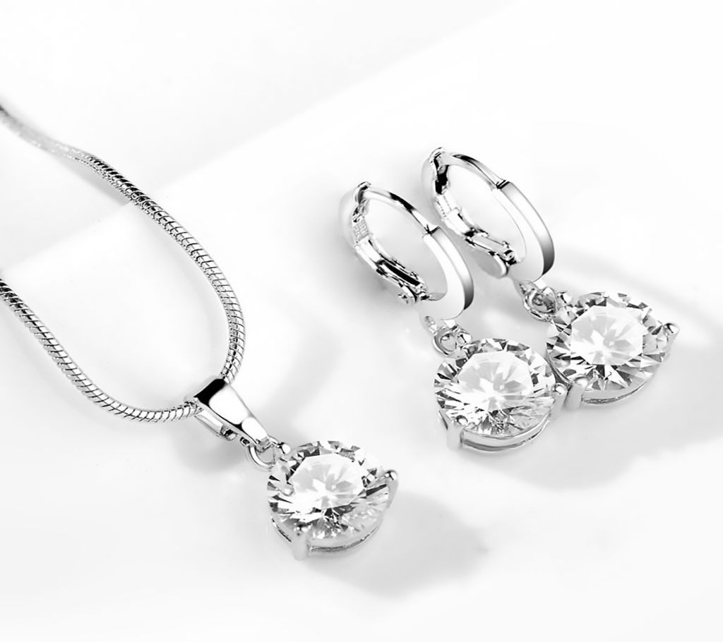 Women Round Cubic Zircon Hypoallergenic Copper Necklace
