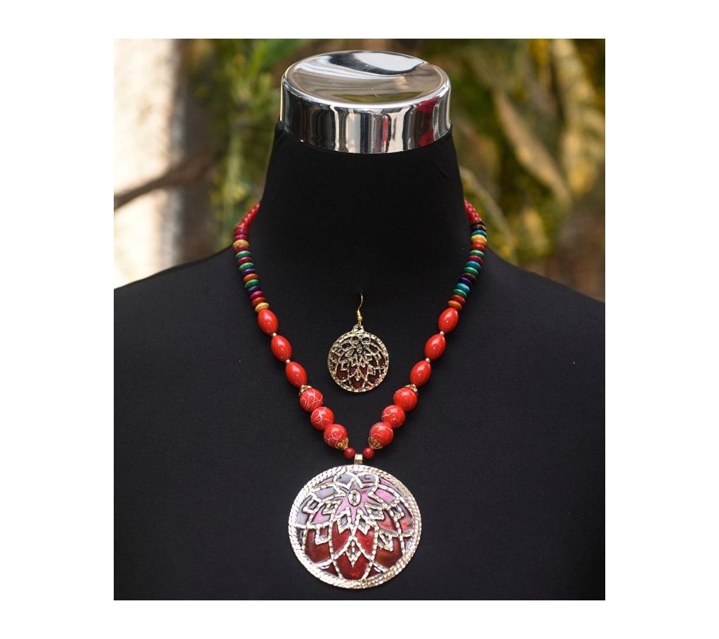 Red Color Pearl Necklace with Meena Work Round Pendant 01