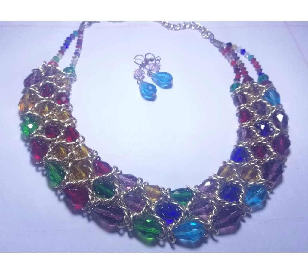 necklace and ear ring