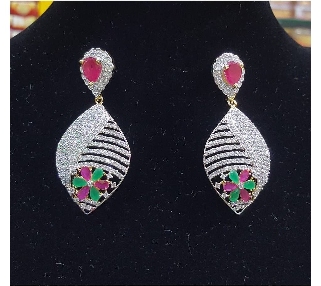 DIAMOND EARING