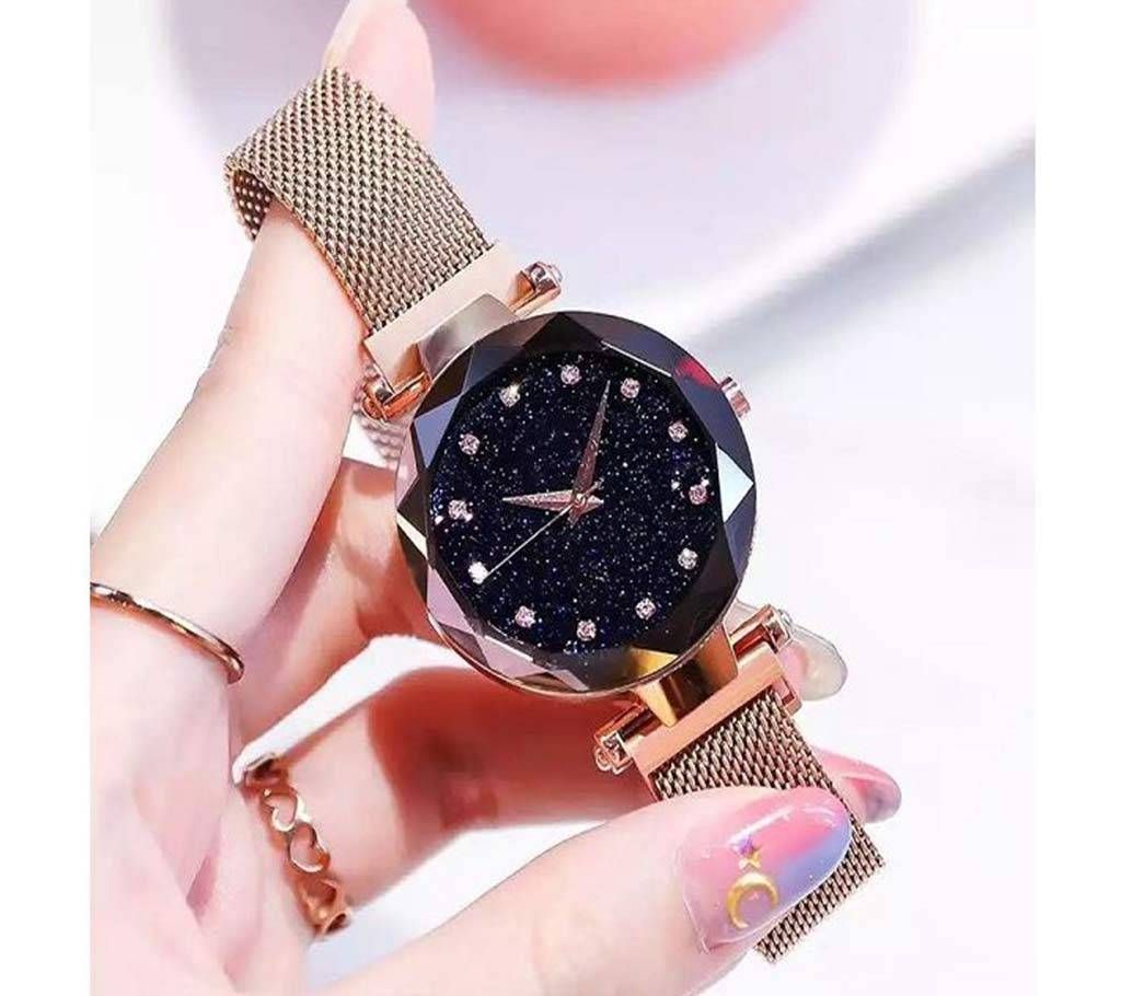 Fashionable Womens Watch Golden  B24