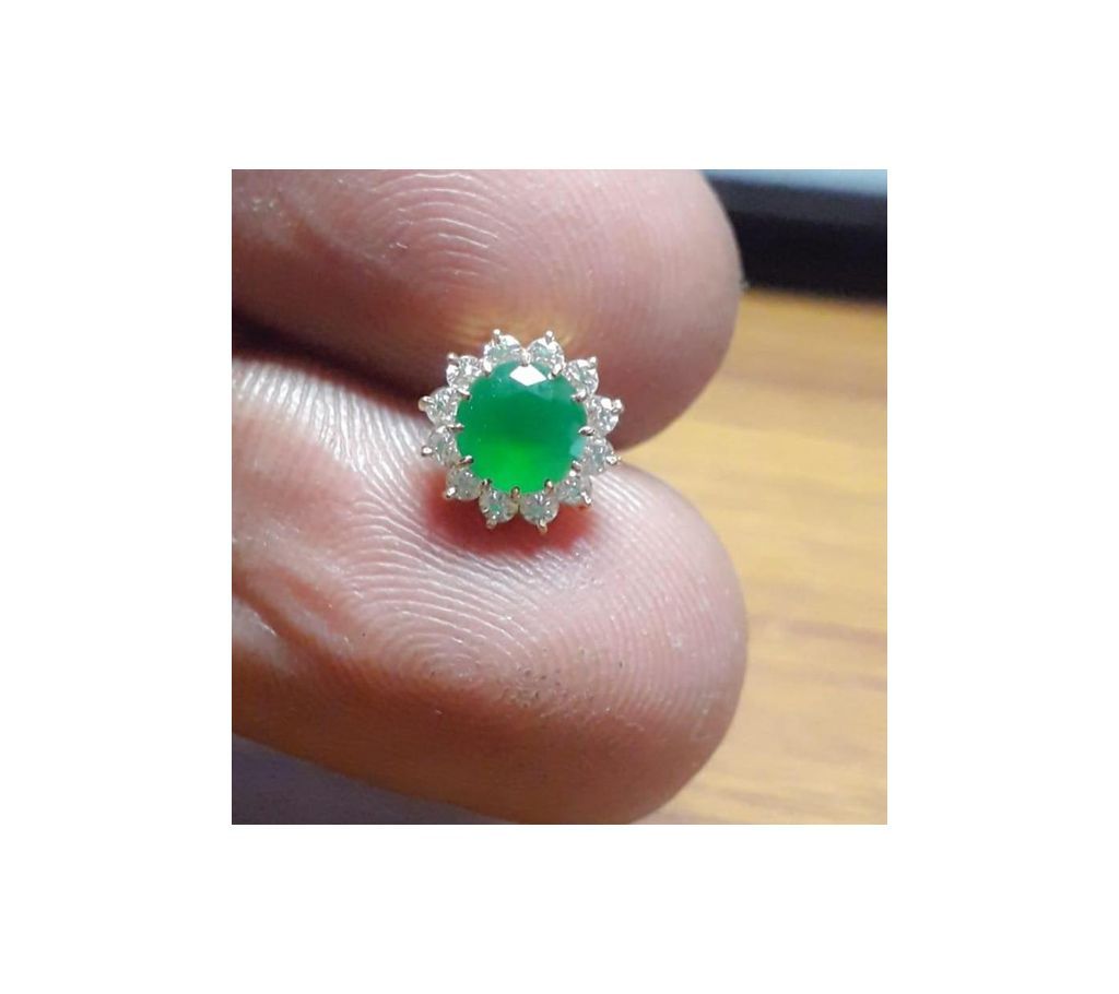Green Stone Gold Nose Pin