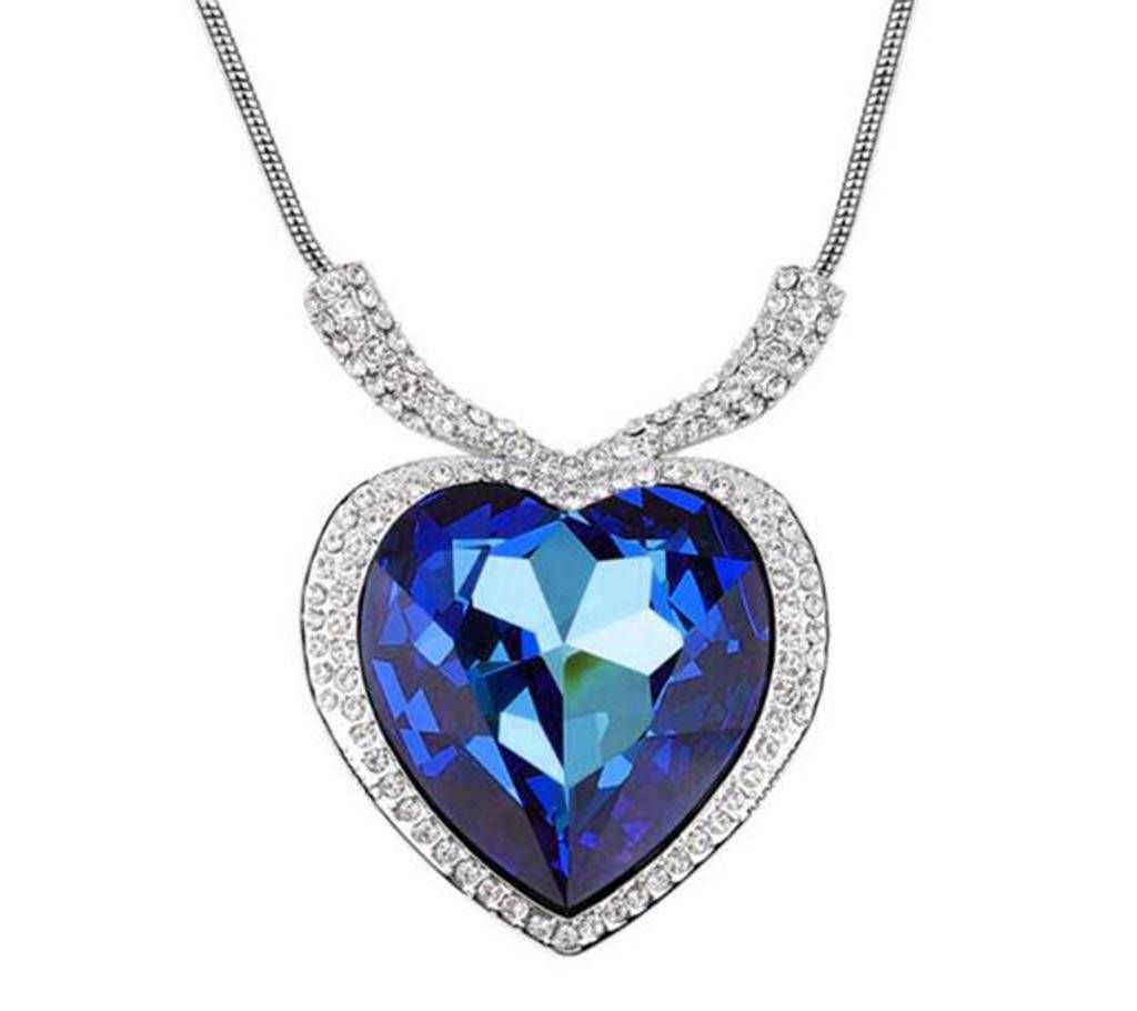 Heart of the Ocean pendant