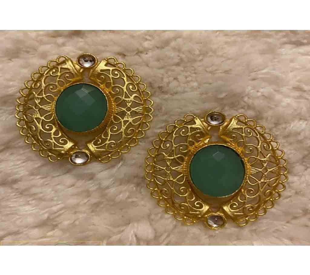 Emaraled Pest Color Stone Earring In Mate Gold Color  