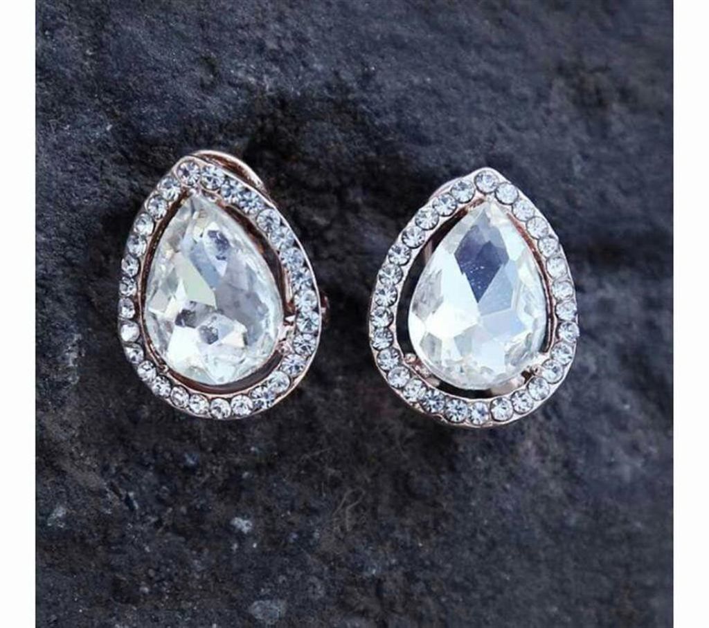 White Stone Setting Earring
