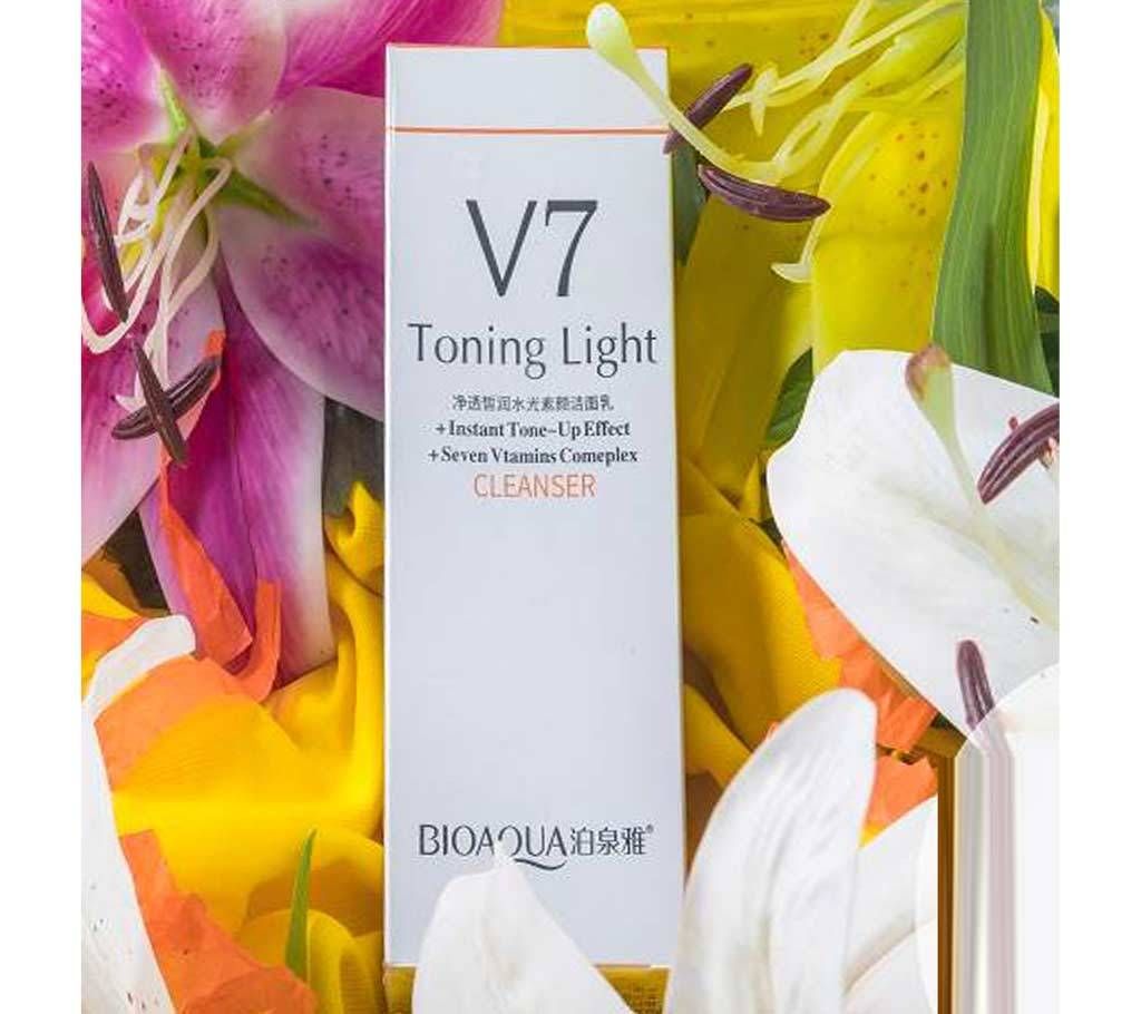 BIOAQUA V7 Toning Light Facial Cleanser(China)