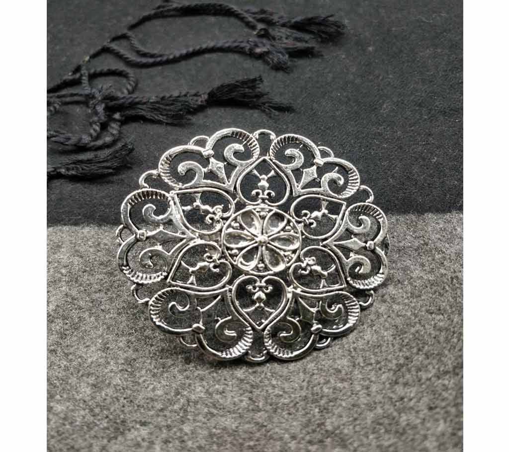 Women Oxidised Silver-Toned Floral Fligree Finger Ring