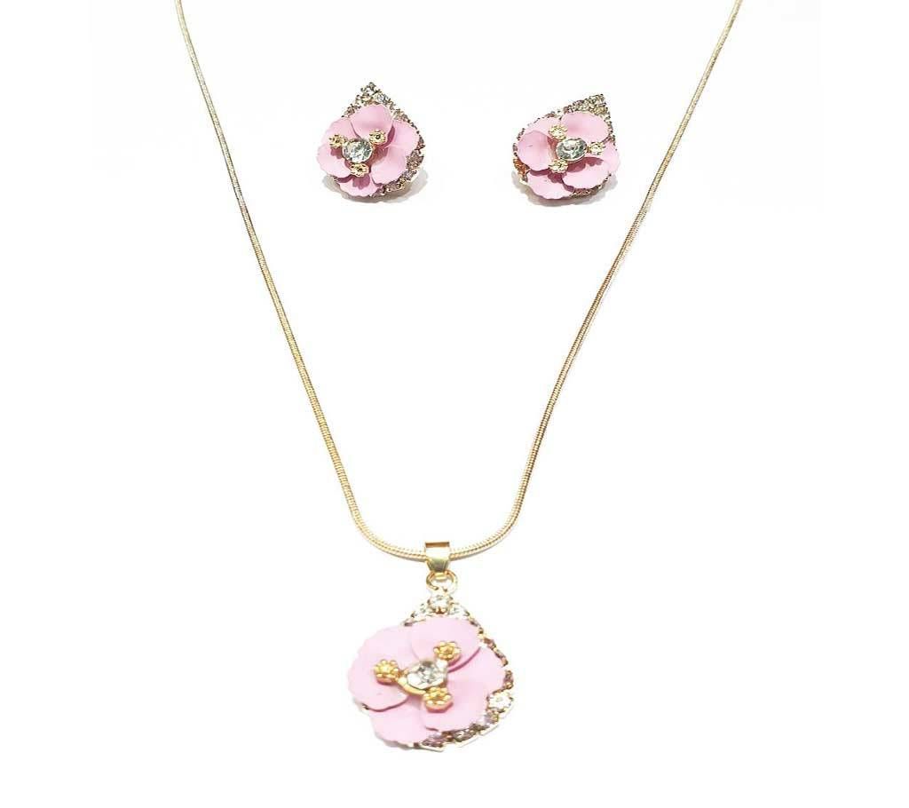 Ladies Stone Setting Pendant & Earring Set