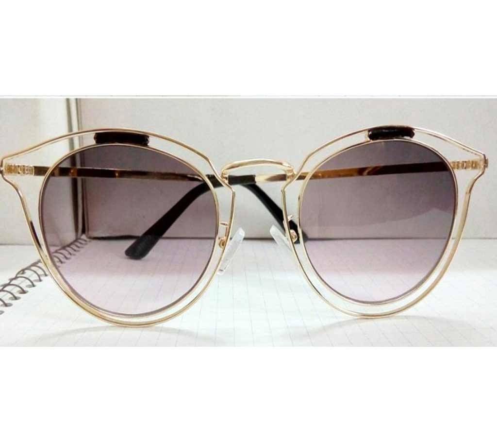 female metal sunglass