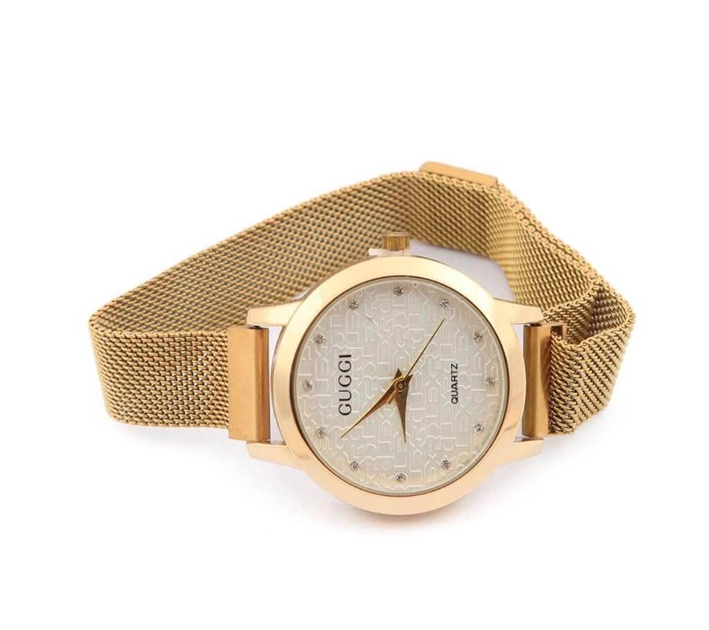 Gucci Magnet golden Color Analog Wrist Watch For Women (Copy) 