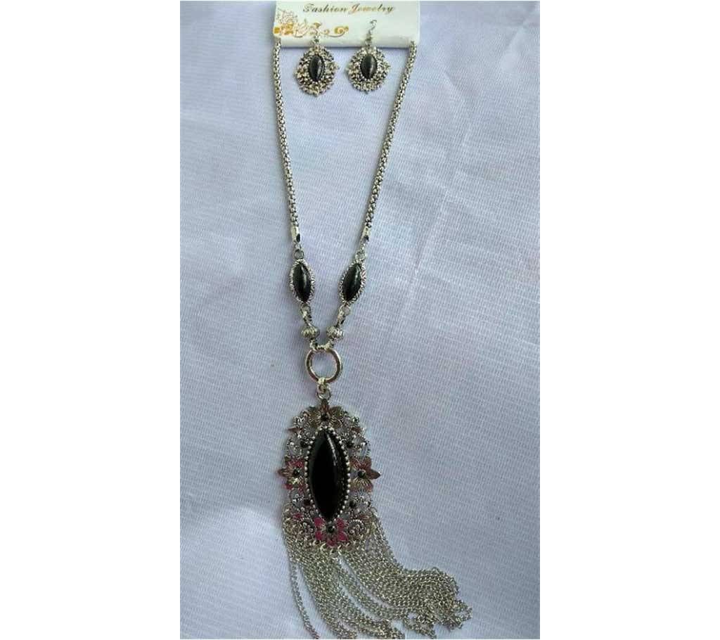 Black Stone setting pendant with earring 