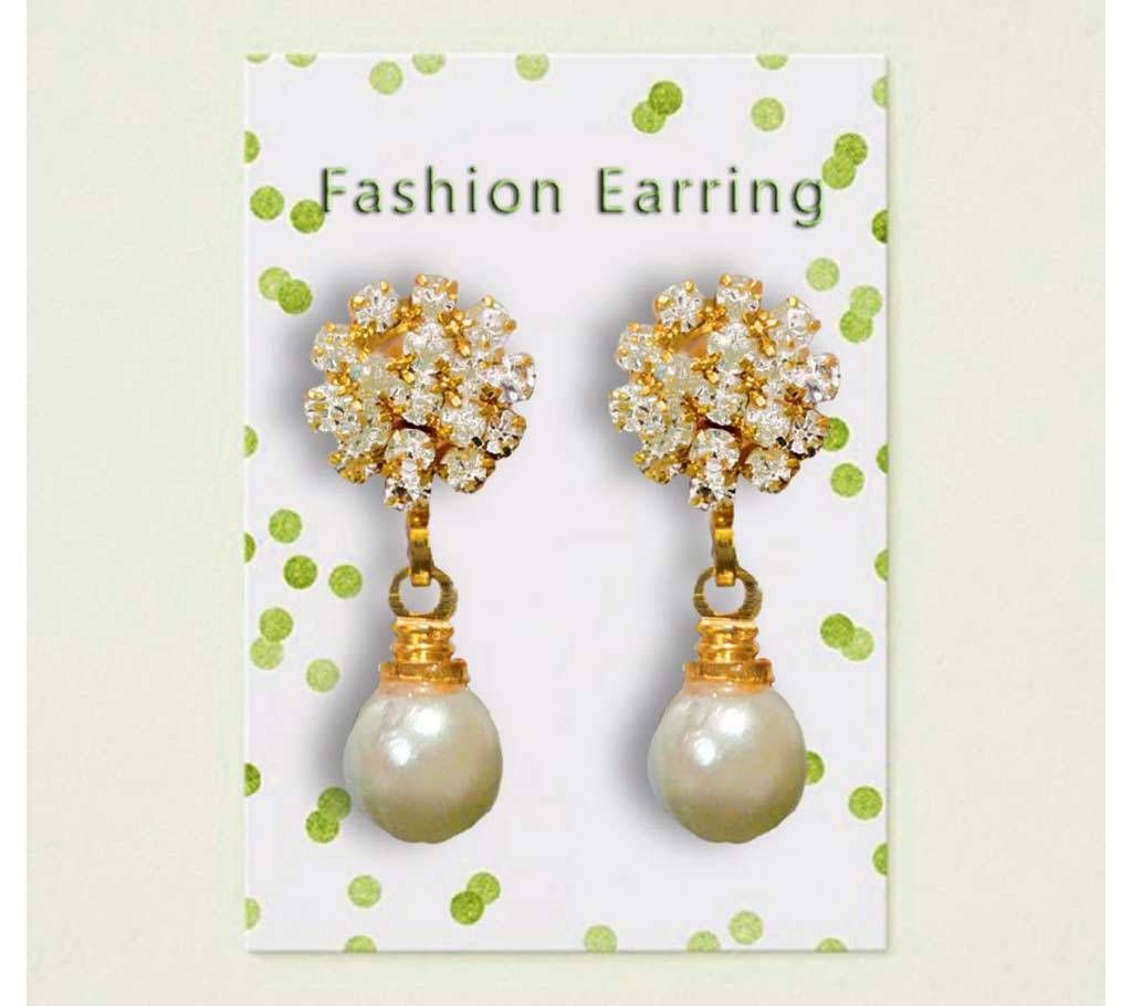 Artificial pearl drop earring 