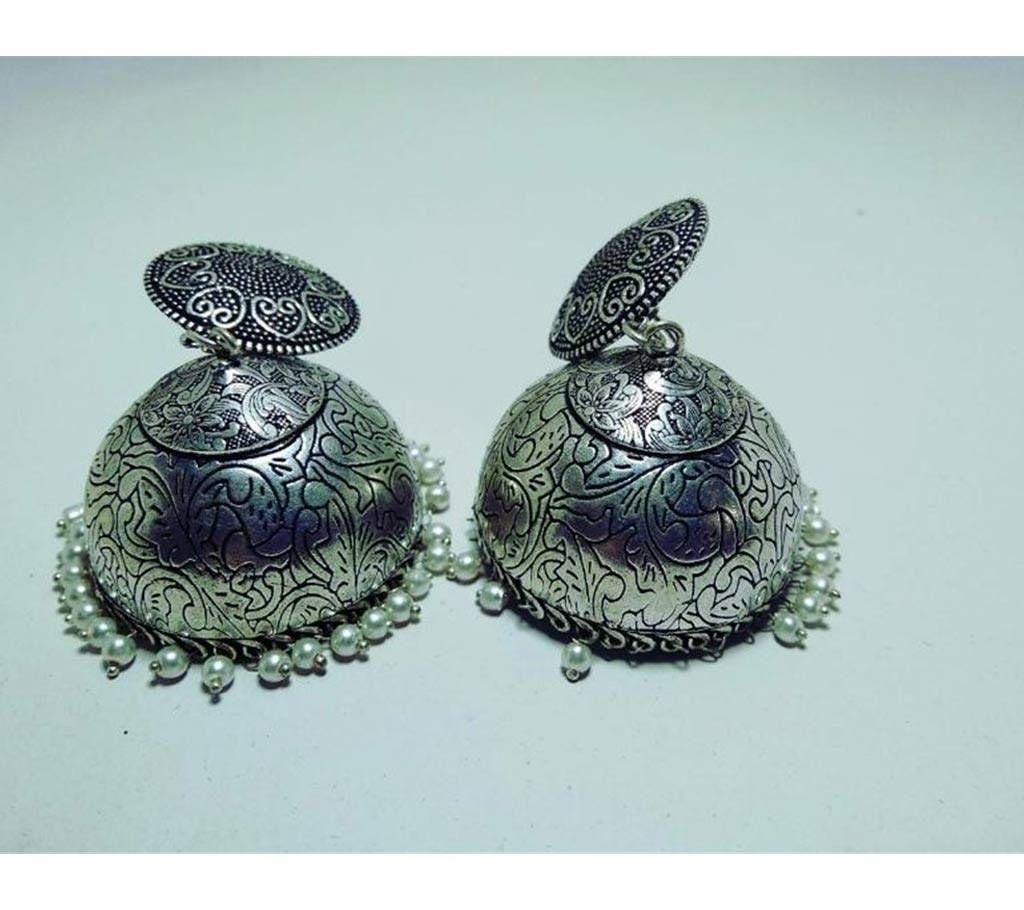 silver earring 