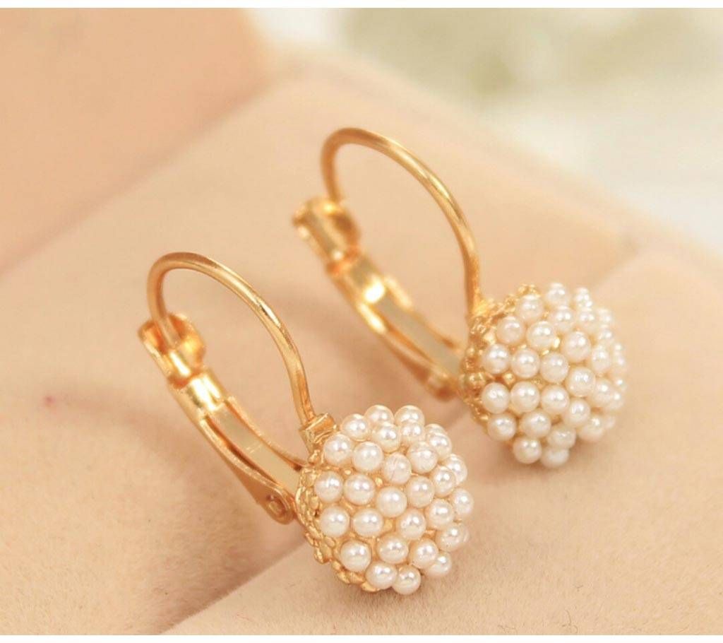 Chia Fashion Trendy Gold Plated round Pearl Earrings (by Pink Point - CHIA01)