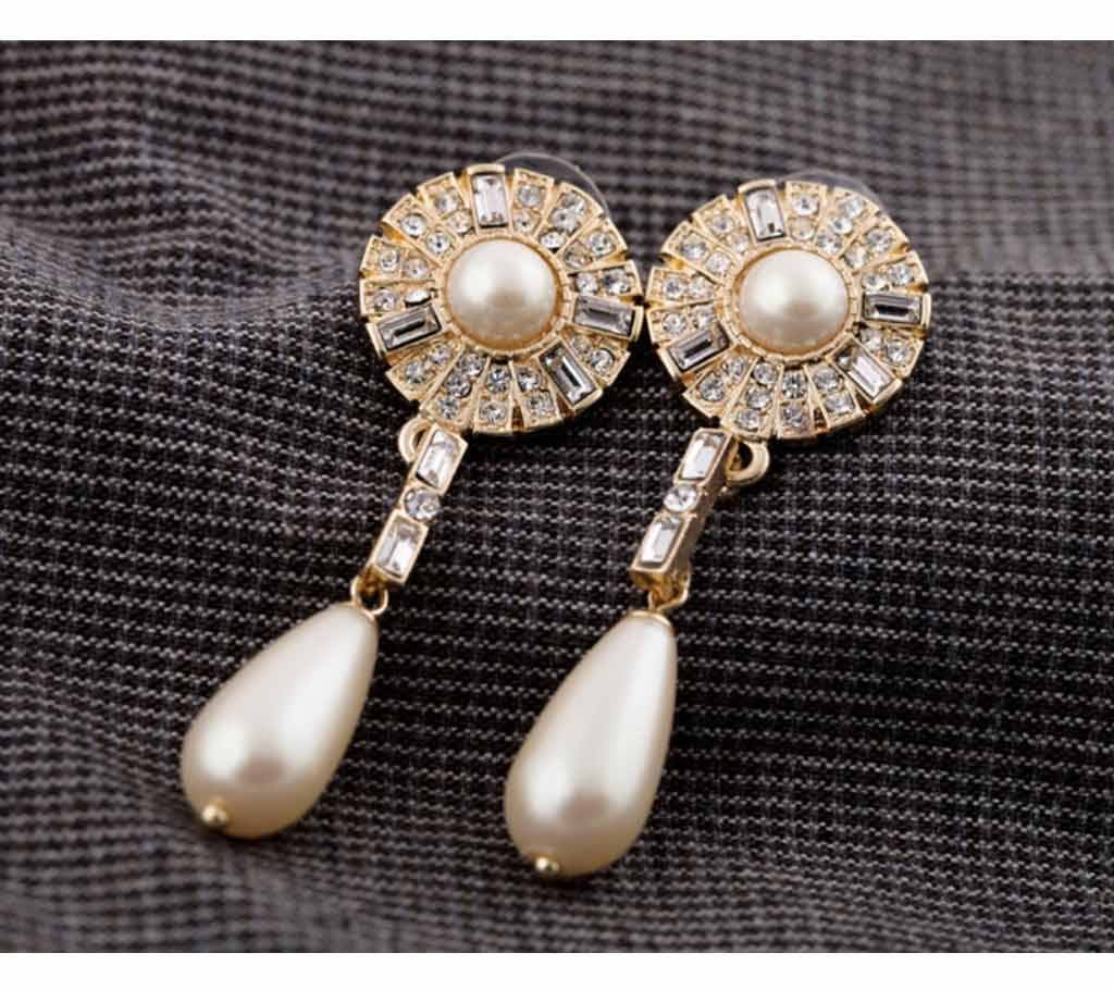 Chia Fashion Cz Alloy Pearl Drop earrings (by Pink Point - CHIA24)