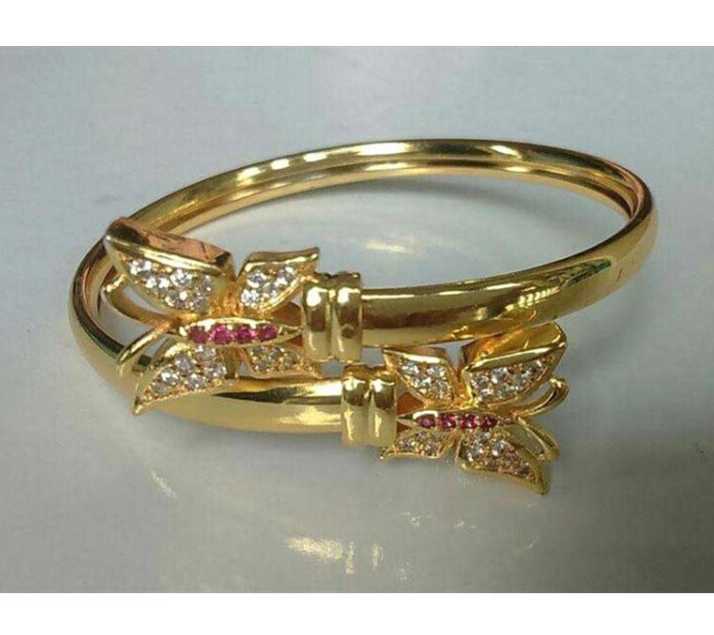 Butterfly shaped adjustable bracelet